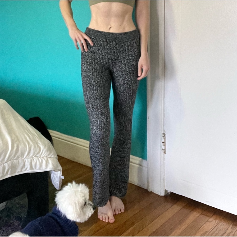 Skin brand stretch ribbed lounge pant, size small, grey.